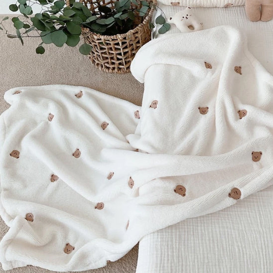 Couverture bebe- En velours corail pour des nuits douces