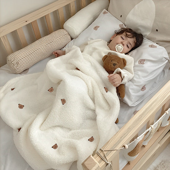 Couverture bebe- En velours corail pour des nuits douces
