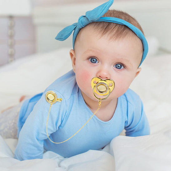 Tétine bébé physiologique- Avec attache dorée